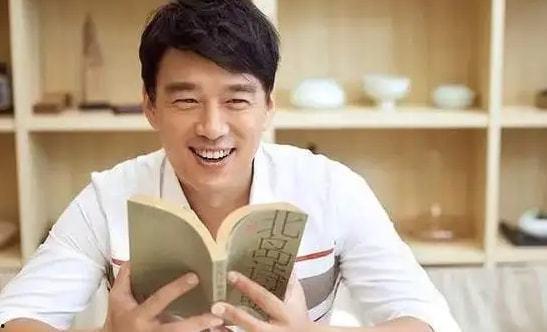 最新八卦大爆料郑恺视频,娱乐圈新风暴来袭！